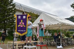 優勝した赤組の写真