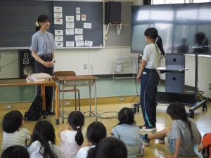 感想を伝える児童の写真